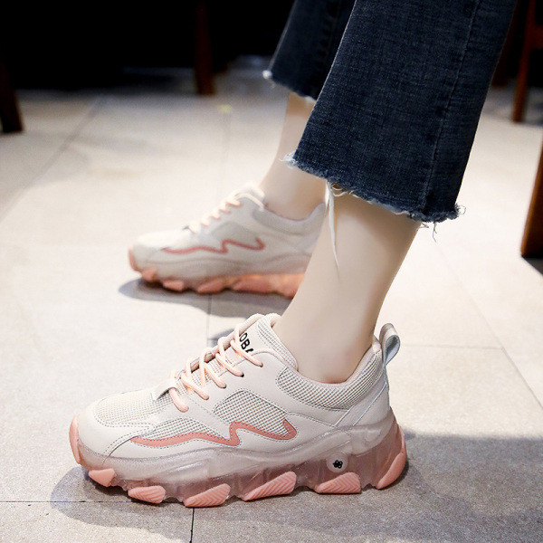 Sportiskas ikdienas sieviešu pavasara kedas ar raupju zoli