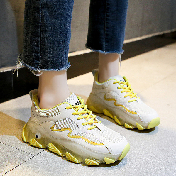 Sportiskas ikdienas sieviešu pavasara kedas ar raupju zoli