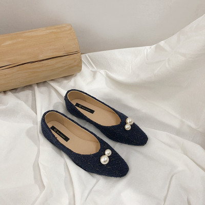 Καθημερινά γυναικεία  παπούτσια με ίσια πλατφόρμα - μυτερό μοντέλο