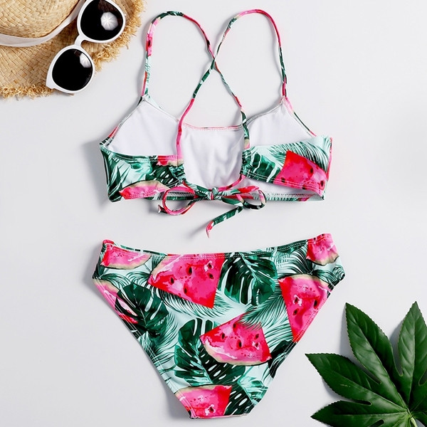 Нов модел бански костюм от две части с цветен десен с диня