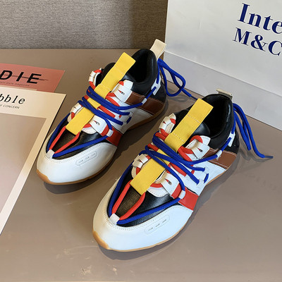 Casual γυναικεία παπούτσια με πολύχρωμους δεσμούς και επίπεδη σόλα