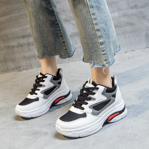 Tavaszi-őszi női tornacipő magas talppal eko bőrből, fehér színben