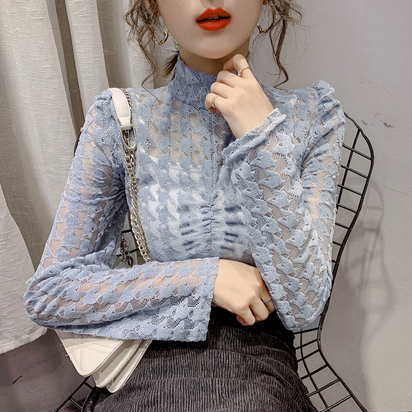 Sieviešu mežģīņu blūze ar augstu apkakli un garām piedurknēm