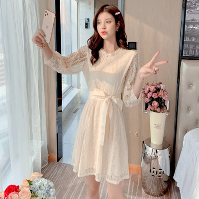 Γυναικείο μοντέρνο δαντελωτό φόρεμα με μακριά μανίκια