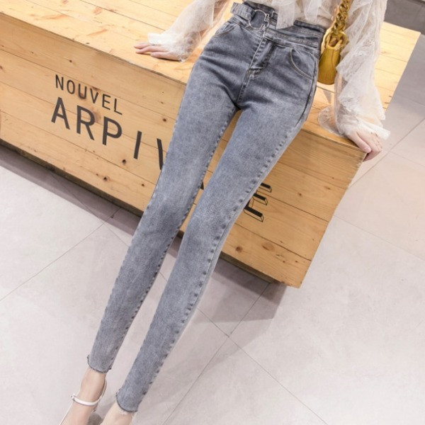 Praegused naiste teksad vöö ja kõrge vöökohaga