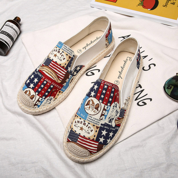 Ανδρικά καθημερινά παπούτσια με ίσια σόλα και χρωματισό μοτίβο