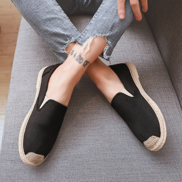 Ανδρικά καθημερινά παπούτσια με ίσια σόλα και χρωματισό μοτίβο