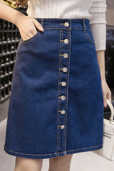 Moteriškas džinsinis sijonas su sagomis ir kišenėmis