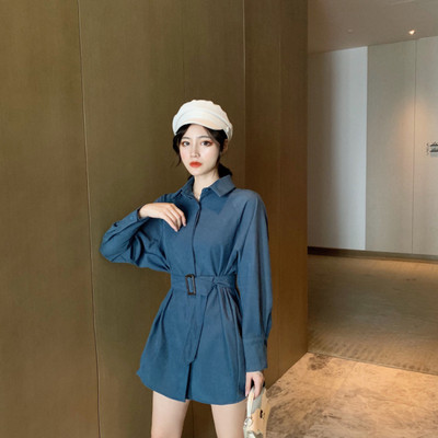 Γυναικείο φόρεμα με κλασικό γιακά και ζώνη