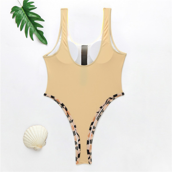 Stilingas pilnas maudymosi kostiumėlis su paminkštinimu ir kirpimu