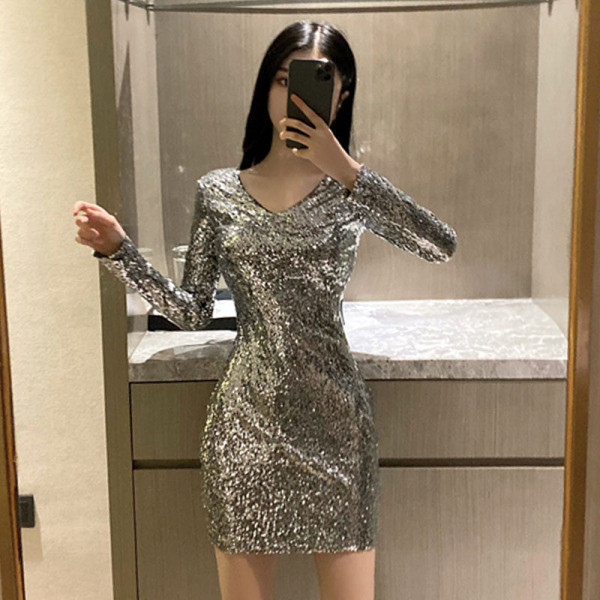 Rochie de dama cu paiete si maneci lungi