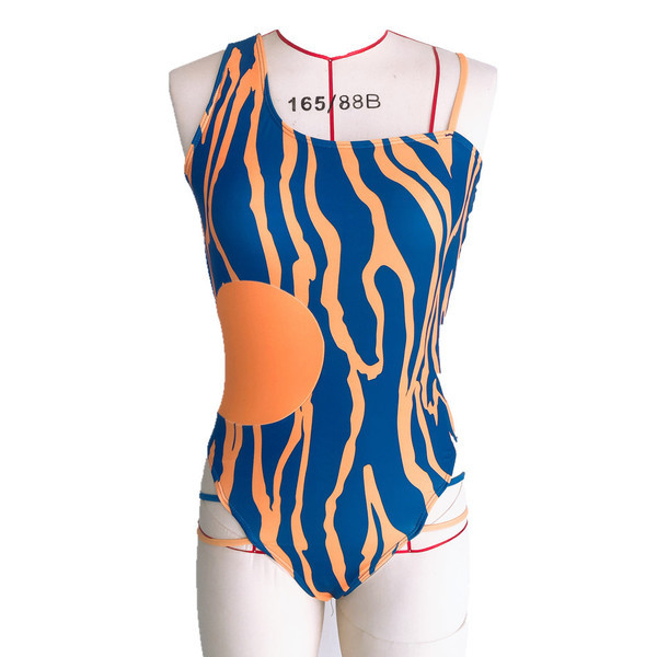 Costum de baie la zi cu căptușeală și model de culoare