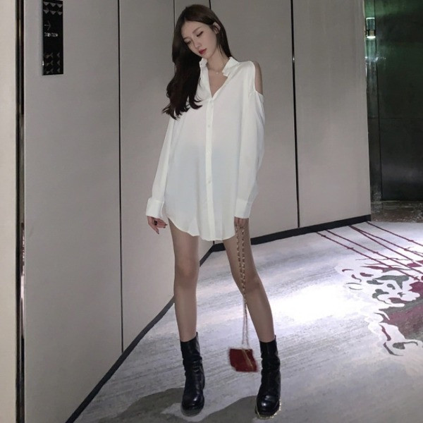 Pikk naiste särk klassikalise krae ja väljalõigetega