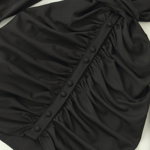 Moteriška suknelė klasikine apykakle, sagomis ir ilgomis rankovėmis