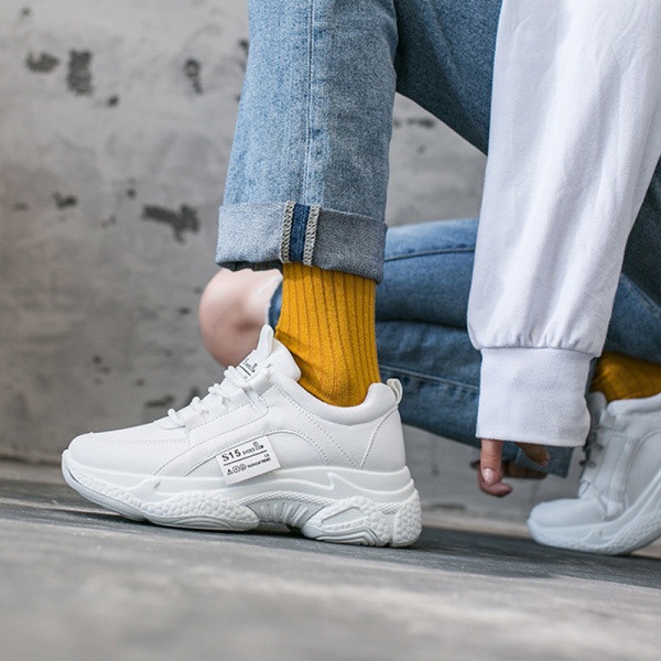 Jauns ikdienas sieviešu kedu modelis no eko ādas ar mežģīnēm un raupju zoli