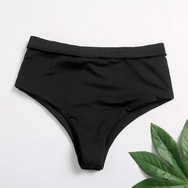 Moderns divdaļīgs peldkostīms ar kaklasaiti apakšā