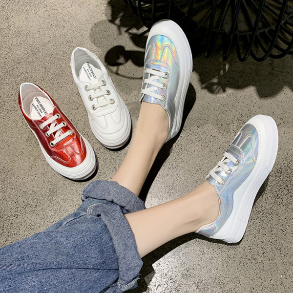 Model nou de adidasi de primavara dama pe platforma din piele ecologica