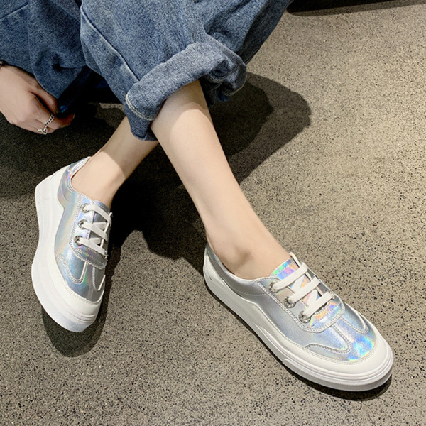 Model nou de adidasi de primavara dama pe platforma din piele ecologica