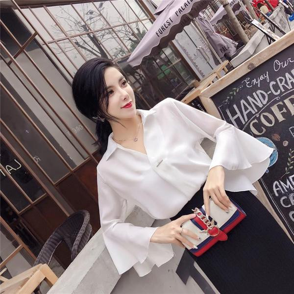 Stílusos női ing lótusz ujjal