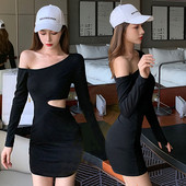 Fekete női ruha csupasz váll és hosszú ujjú