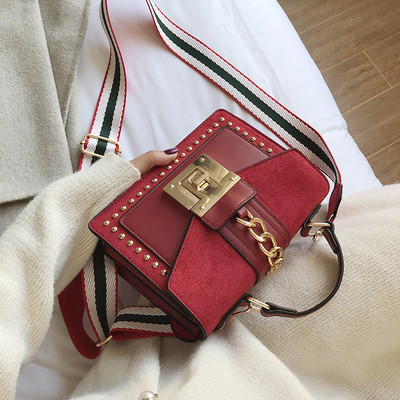 Stílusos női táska hosszú és rövid füllel - fém rögzítéssel