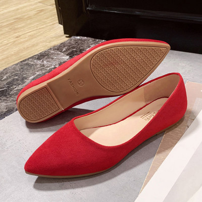 Naiste vabaaja mokassiinid, mis on valmistatud öko-seemisnahast tasasel tallal