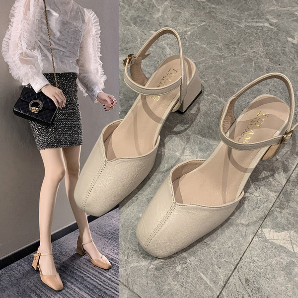 Sieviešu ikdienas sandales no eko ādas ar zemu biezu papēdi