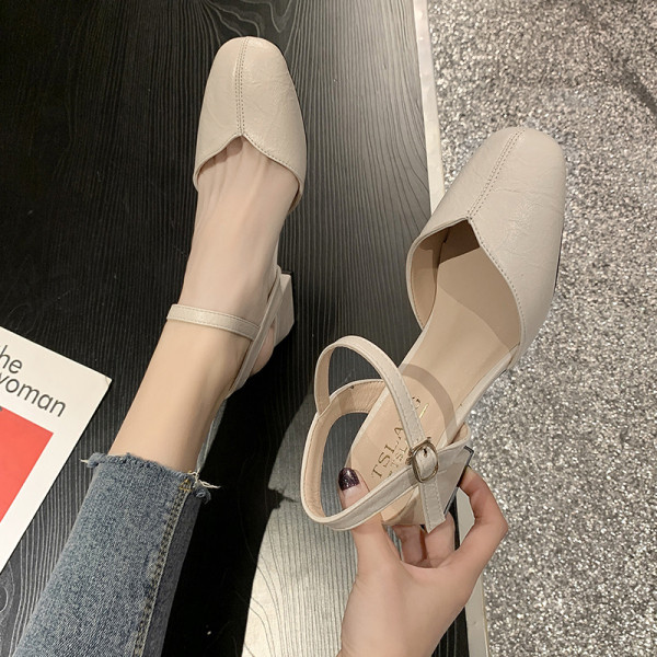 Sieviešu ikdienas sandales no eko ādas ar zemu biezu papēdi