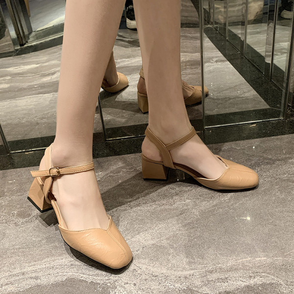 Sieviešu ikdienas sandales no eko ādas ar zemu biezu papēdi