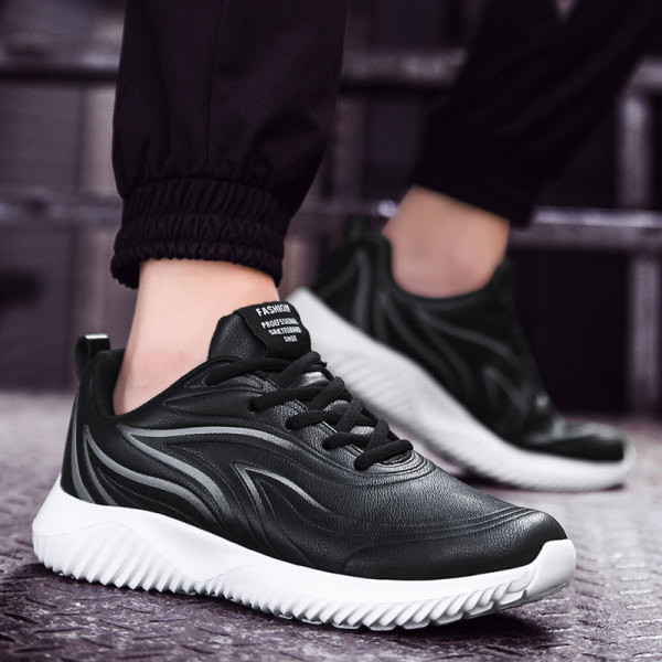 Sport és alkalmi férfi tornacipő lapos talppal - 48-as méret