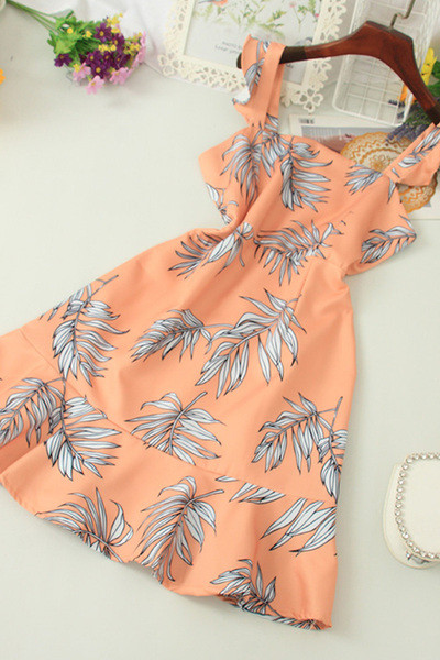 Új modell alkalmi női ruha széles pántokkal, virágmintával