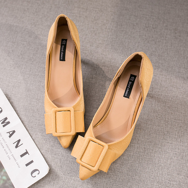 Νέο μοντέλο ανοιξιάτικα γυναικεία παπούτσια  με κορδέλα και χαμηλό τακούνι - μυτερό μοντέλο