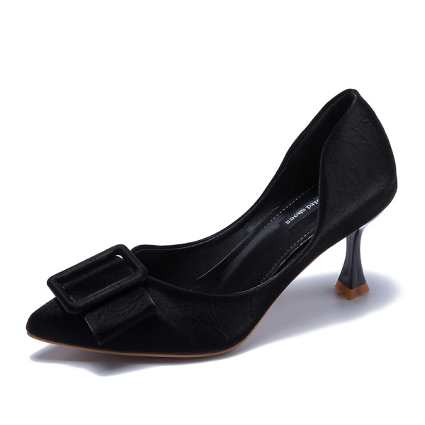 Νέο μοντέλο ανοιξιάτικα γυναικεία παπούτσια  με κορδέλα και χαμηλό τακούνι - μυτερό μοντέλο