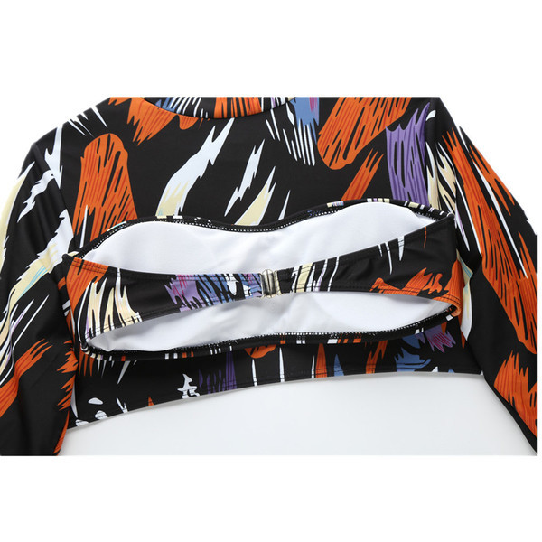 Színes háromrészes fürdőruha szalagos felsővel