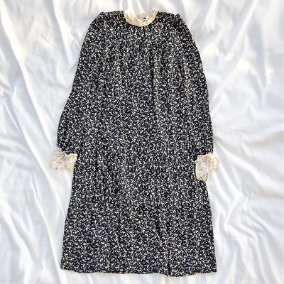 Μακρύ ρετρό στυλ γυναικείο φόρεμα με floral print και δαντέλα