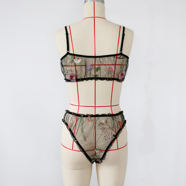 Μοντέρνο γυναικείο σετ εσωρούχων με floral κεντήματα