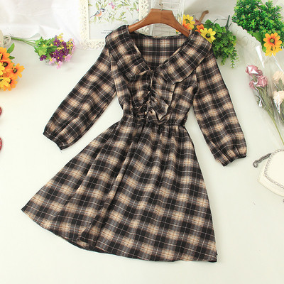 Ikdienas sieviešu rūtainā kleita ar špica kakla izgriezumu un elastīgu jostasvietu