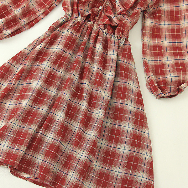 Ikdienas sieviešu rūtainā kleita ar špica kakla izgriezumu un elastīgu jostasvietu