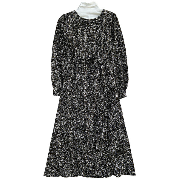 Pavasarinė moteriška suknelė su kaklaraiščiais ties juosmeniu