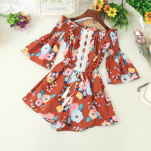 Sieviešu ikdienas kombinezons ar lotosa piedurknēm un atkailinātiem pleciem