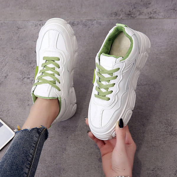 Ikdienas sieviešu kedas ar plakanām zolēm un krāsainām saitēm