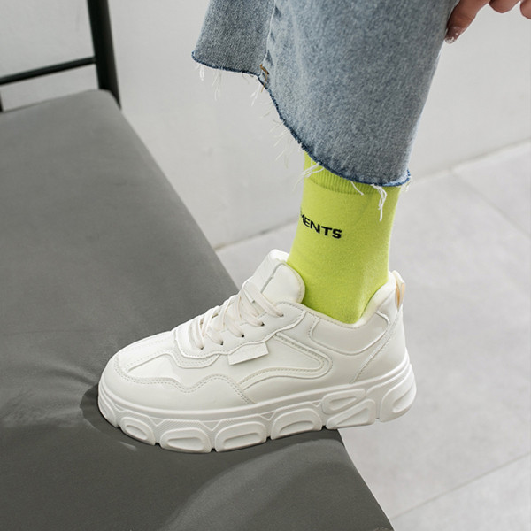 Ikdienas sieviešu kedas ar plakanām zolēm un krāsainām saitēm