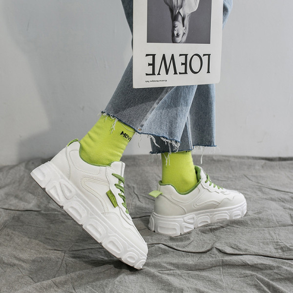 Ikdienas sieviešu kedas ar plakanām zolēm un krāsainām saitēm