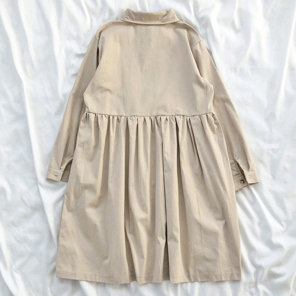 Ρέτρο στυλ γυναικείο φόρεμα με κλασικό γιακά και κουμπιά