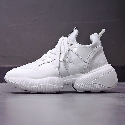 Καθημερινά γυναικεία παπούτσια με κορδόνια και τραχιά σόλες