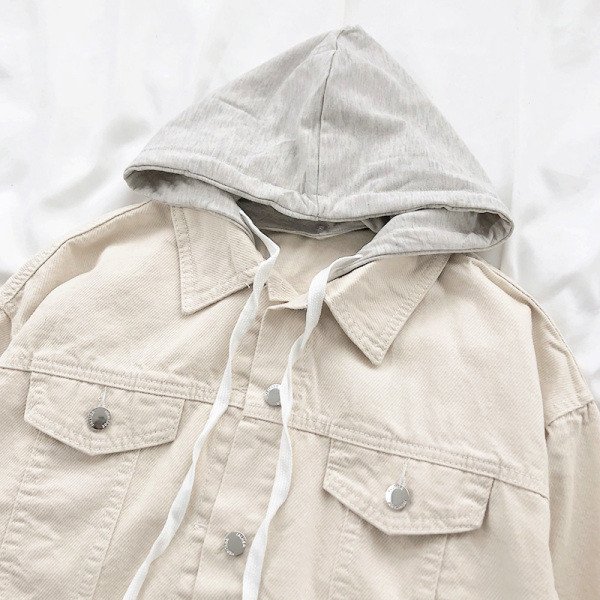 Moteriška vasarinė striukė su gobtuvu