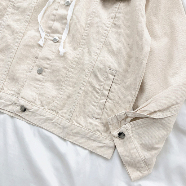 Moteriška vasarinė striukė su gobtuvu