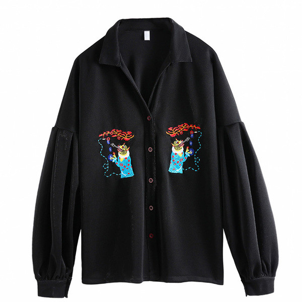 Sieviešu melns krekls ar platām piedurknēm un izšuvumiem