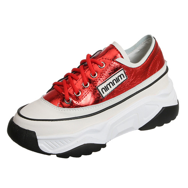 Γυναικεία αθλητικά παπούτσια με ψηλή πλατφόρμα και οι πολύχρωμοι δεσμοί