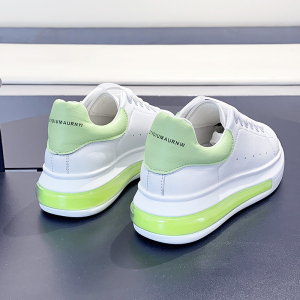 Sieviešu ikdienas kedas ar plakanām un krāsainām zolēm